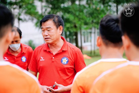 HLV Phan Thanh Hùng đã có những nhắc nhở các cầu thủ sau khi đội tập trở lại chuẩn bị cho vòng 1/8 Cúp Quốc Gia