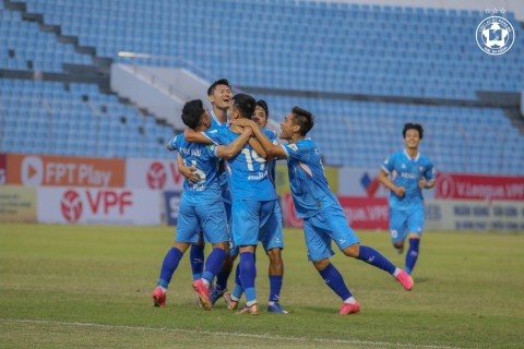 Thắng Phù Đổng Ninh Bình, CLB bóng đá SHB Đà Nẵng vô địch lượt đi